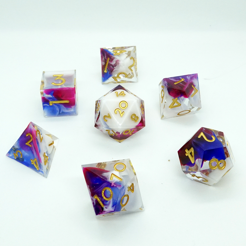 'Mauve Watercolour' Sharp Resin Dice Set