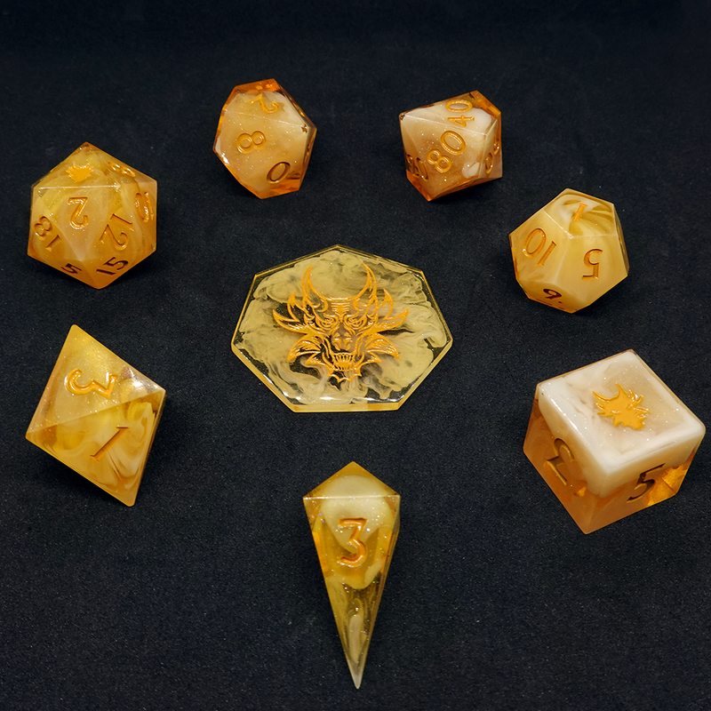 'Zinnia' 8 Piece Resin DND Dice Set